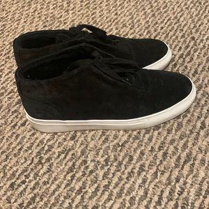 Via spiga booties with fur inside